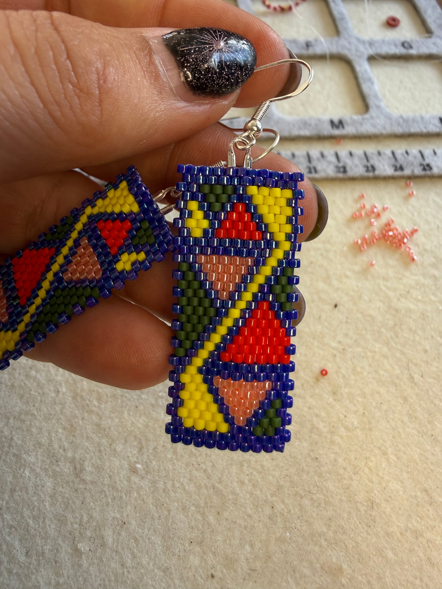 Boucles d’oreilles tissées a la main "Aura Graphique"