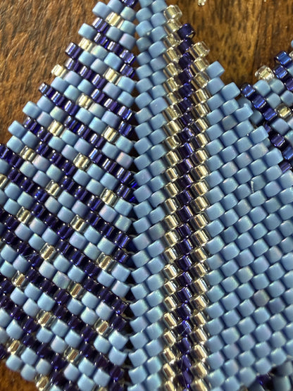 Blue Mirage -Boucles d’Oreilles Bleues Tissées Main – Perles Miyuki & Argent Sterling – Fabrication Française
